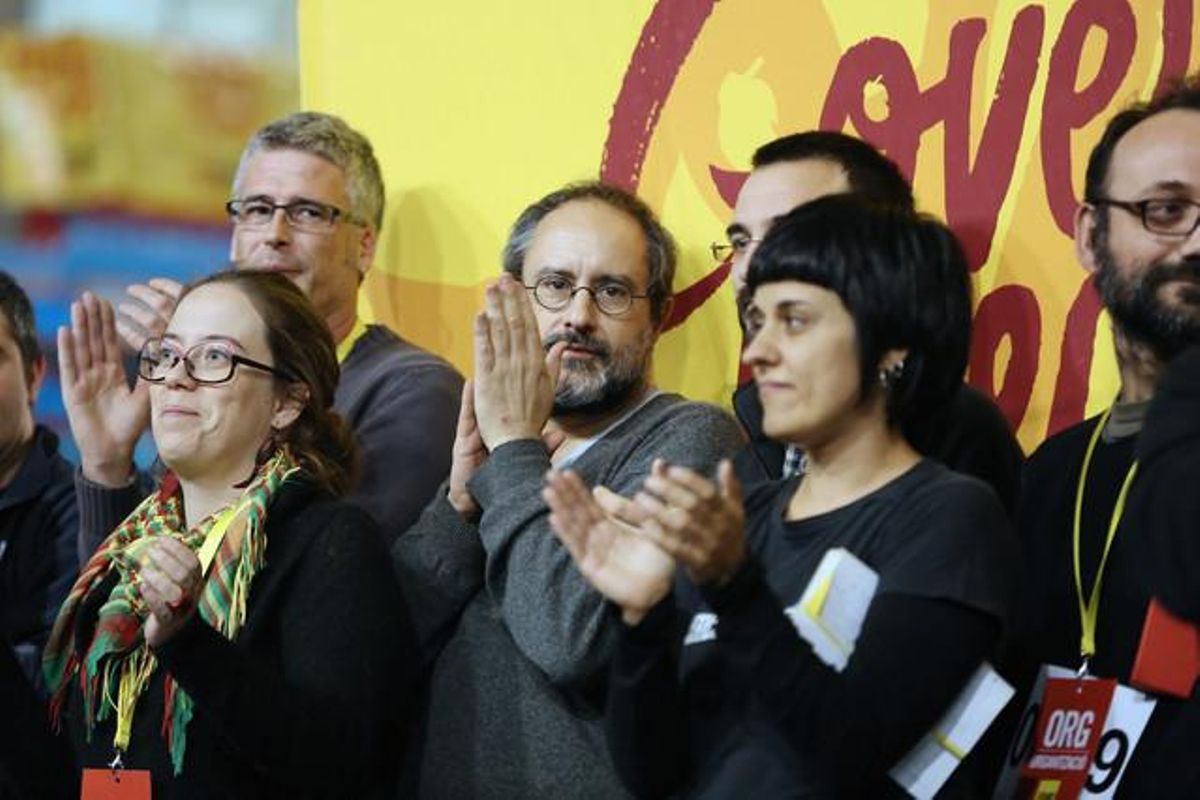Dirigentes de la CUP, en la asamblea celebrada en Manresa el pasado 29 de diciembre. Dirigentes de la CUP, en la asamblea celebrada en Manresa el pasado 29 de diciembre.
