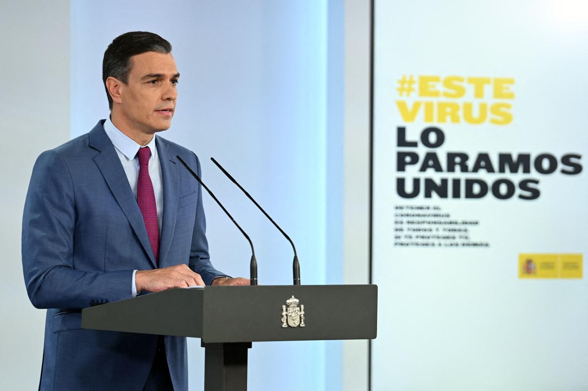 El presidente del Gobierno, Pedro Sánchez, durante la comparecencia en la que comunicó los cambios en su Ejecutivo, este 10 de julio en la Moncloa.