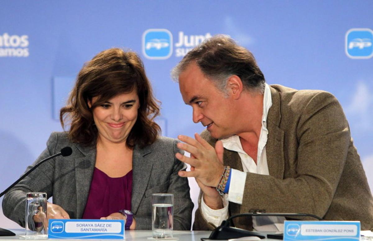 González Pons y la vicepresidenta del Gobierno, Soraya Sáenz de Santamaría, el 26 de octubre. González Pons y la vicepresidenta del Gobierno, Soraya Sáenz de Santamaría, el 26 de octubre.