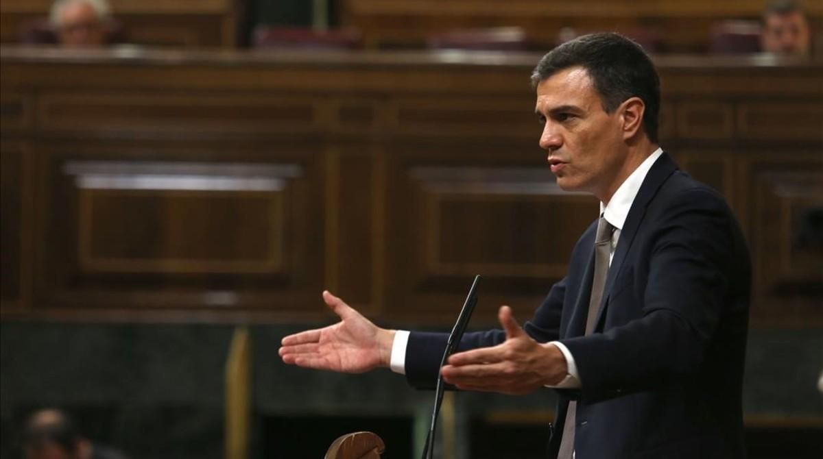 El líder socialista, Pedro Sánchez, durante el debate de la moción de censura contra Mariano Rajoy. El líder socialista, Pedro Sánchez, durante el debate de la moción de censura contra Mariano Rajoy.