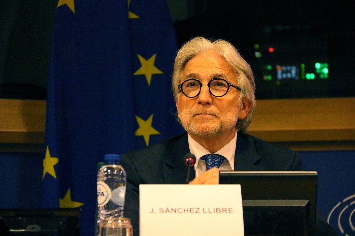 El presidente de Foment del Treball, Josep Sánchez Llibre, en un acto del Parlamento Europeo. El presidente de Foment del Treball, Josep Sánchez Llibre, en un acto del Parlamento Europeo.