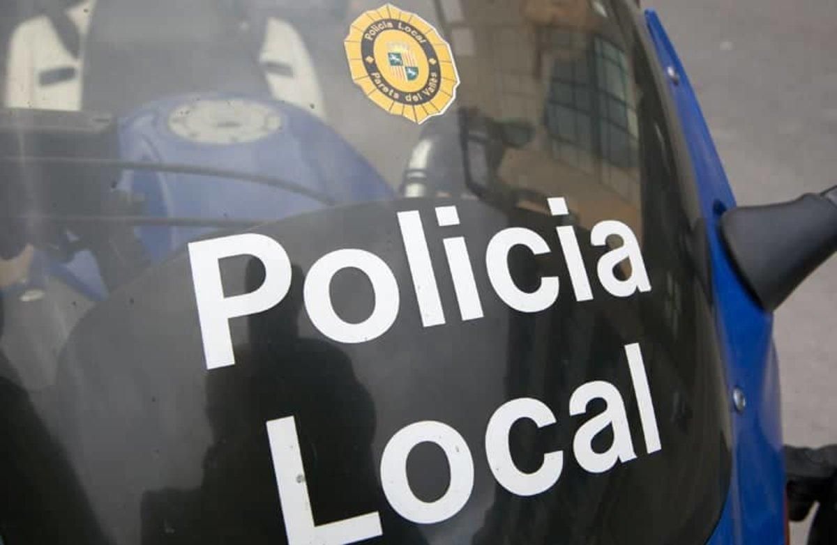 La policia local de Parets del Vallès evita un robatori a la Biblioteca Can Butjosa La policia local de Parets del Vallès evita un robatori a la Biblioteca Can Butjosa