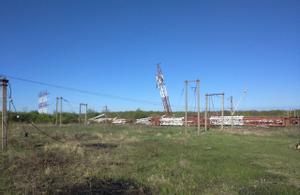 Imagen de antenas de radio en el suelo tras un ataque con explosivos en Grigoriopol, en la región separatista moldava de Transnistria el 26 de abril de 2022.