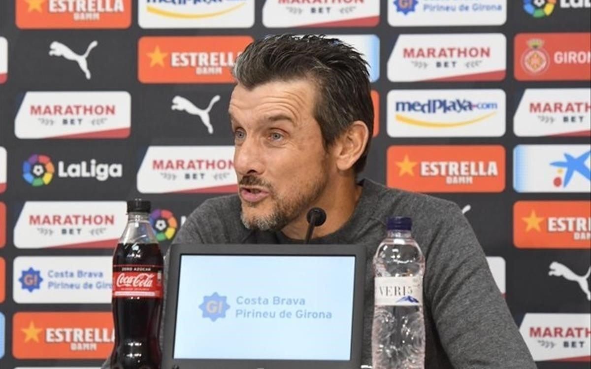 Unzué, en la imagen en la sala de prensa del Girona, se confiesa decepcionado por la decision del club Unzué, en la imagen en la sala de prensa del Girona, se confiesa decepcionado por la decision del club