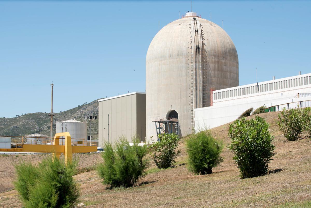 La entrada de agua de mar en el condensador obliga a detener la planta nuclear de Vandellòs