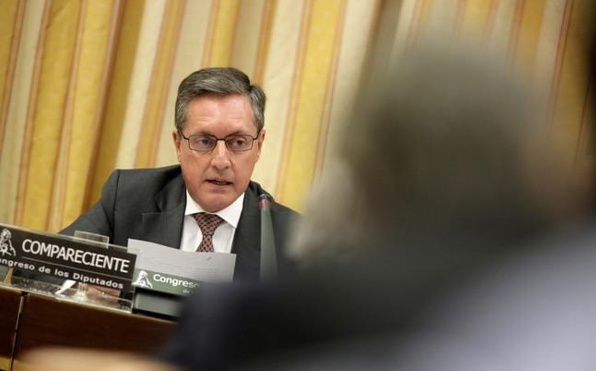 Santiago Menéndez, director general de la Agencia Tributaria, durante la comisión de Hacienda en el Congreso, el pasado mes de abril. Santiago Menéndez, director general de la Agencia Tributaria, durante la comisión de Hacienda en el Congreso, el pasado mes de abril.