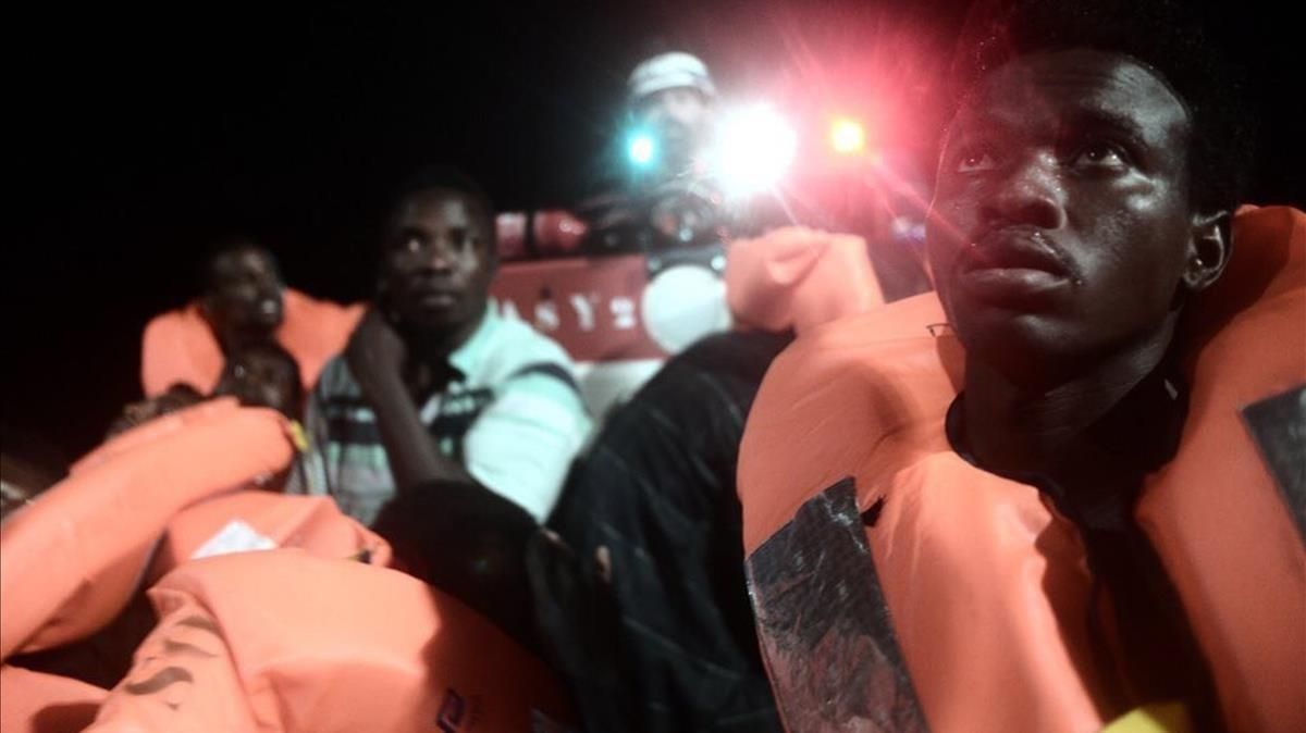 Algunos de los refugiados a bordo del ’Aquarius. Algunos de los refugiados a bordo del ’Aquarius.
