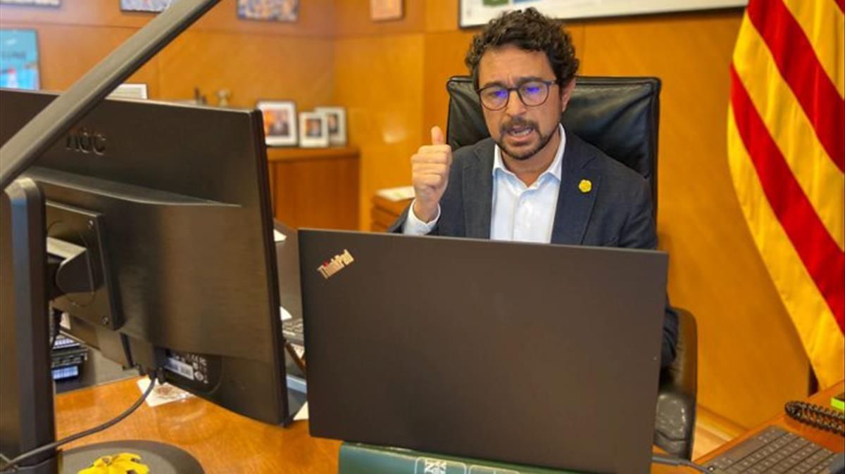 Damiá Calvet, ’conseller’ de Territori de la Generalitat, durante la videoconferencia. Damiá Calvet, ’conseller’ de Territori de la Generalitat, durante la videoconferencia.