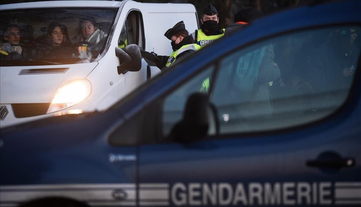 Francia refuerza los controles en frontera por terrorismo Francia refuerza los controles en frontera por terrorismo