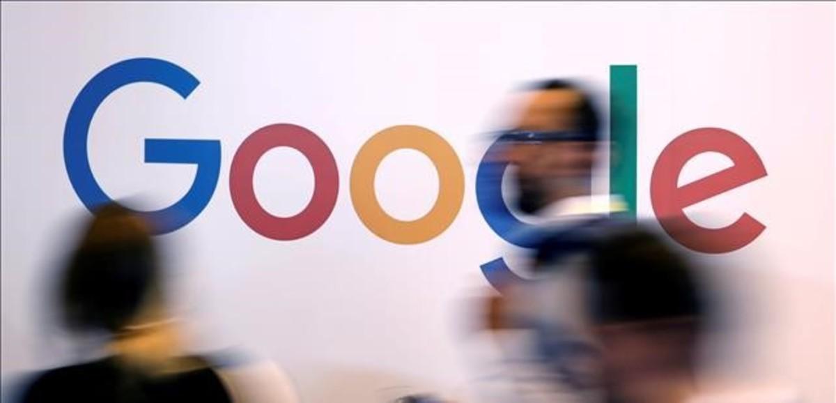 El logo de Google, en una reciente feria de start ups en París. 