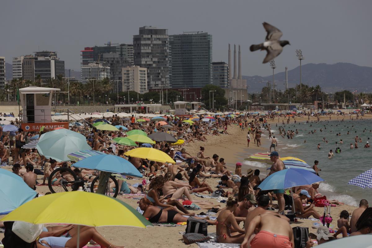 Espanya recupera vuit de cada deu turistes al maig i voreja els nivells de despesa prepandèmia