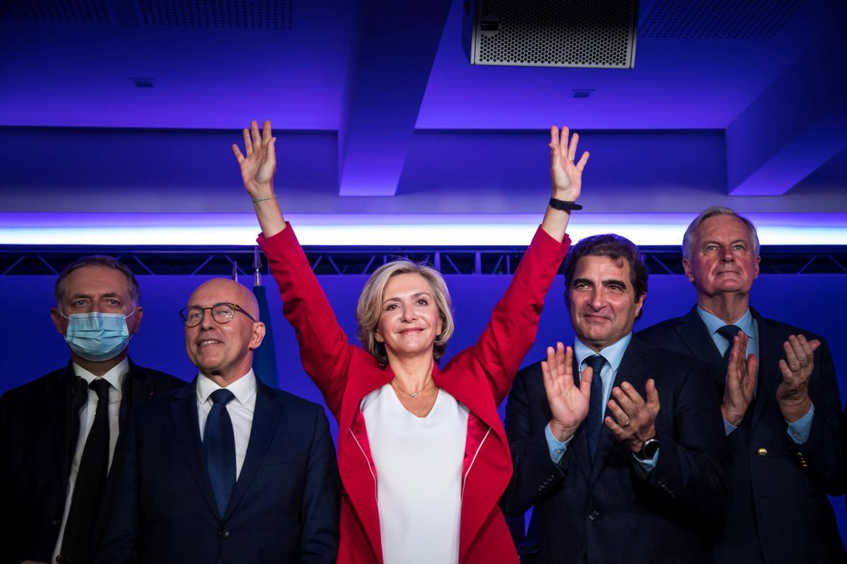 Valerie Pecresse tras ser proclamada candidata a la presidencia hoy en París.