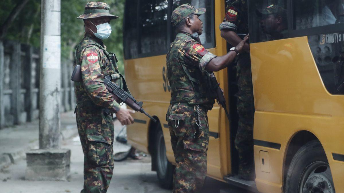 L’Exèrcit birmà bombardeja una escola i provoca la mort d’almenys 11 nens