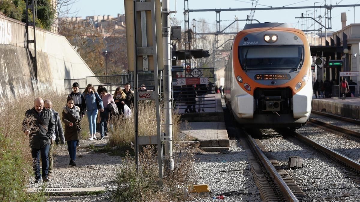 Las vías del tren en Sant Feliu de Llobregat. Las vías del tren en Sant Feliu de Llobregat.