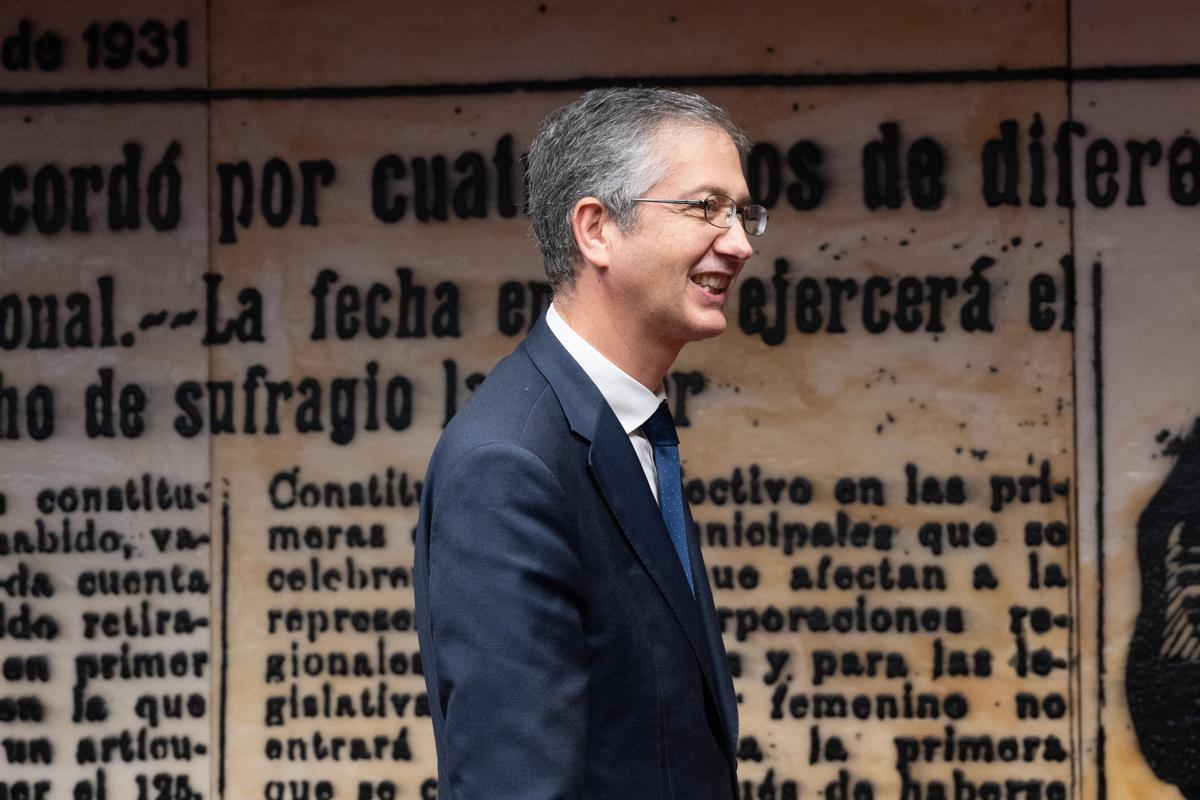 El gobernador del Banco de España, Pablo Hernández de Cos, en el Senado, en una imagen de archivo.