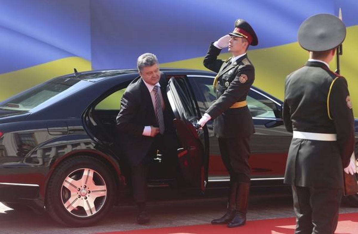 Poroshenko llega a la ceremonia de investidura como nuevo presidente de Ucrania, hoy, en Kiev. Poroshenko llega a la ceremonia de investidura como nuevo presidente de Ucrania, hoy, en Kiev.