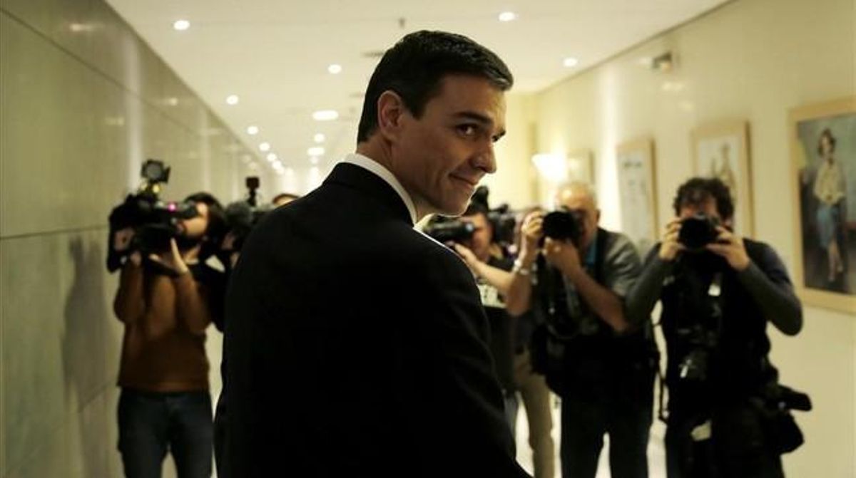 Pedro Sánchez, tras su reunión con el Rey, este viernes en el Congreso. Pedro Sánchez, tras su reunión con el Rey, este viernes en el Congreso.