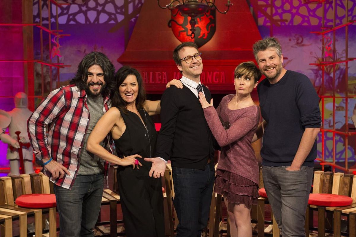 JJ Vaquero, Silvia Abril, Joaquín Reyes, Sara Escudero y Raúl Cimas, en una imagen promocional de ’Cero en Historia’, el nuevo concurso del canal #0, de Movistar+. JJ Vaquero, Silvia Abril, Joaquín Reyes, Sara Escudero y Raúl Cimas, en una imagen promocional de ’Cero en Historia’, el nuevo concurso del canal #0, de Movistar+.