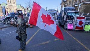 La protesta anticovid creix al Canadà i Ontario decreta l’estat d’emergència