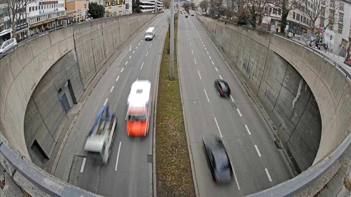 Tráfico en una vía rápida de Stuttgart. Tráfico en una vía rápida de Stuttgart.