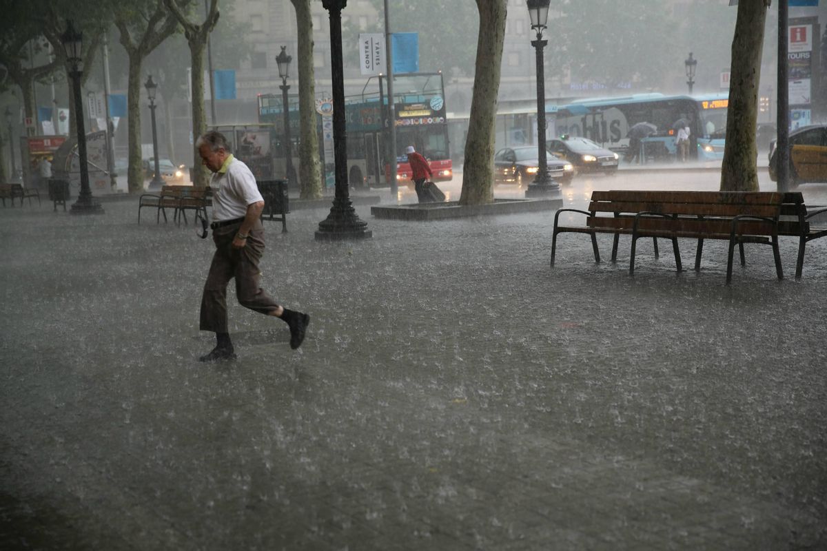 Aviso por intensidad de lluvias en Catalunya para este sábado Aviso por intensidad de lluvias en Catalunya para este sábado
