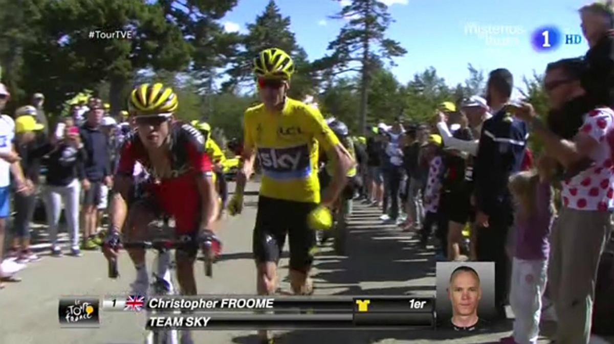 Chris Froome corriendo durante la etapa del Tour que finalizaba en el Mont Ventoux, este jueves.