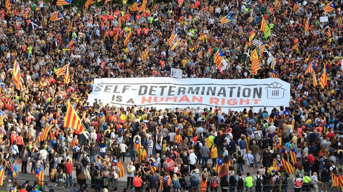 Los Choques En El Parlament Enturbian El Aniversario Del 1 De Octubre