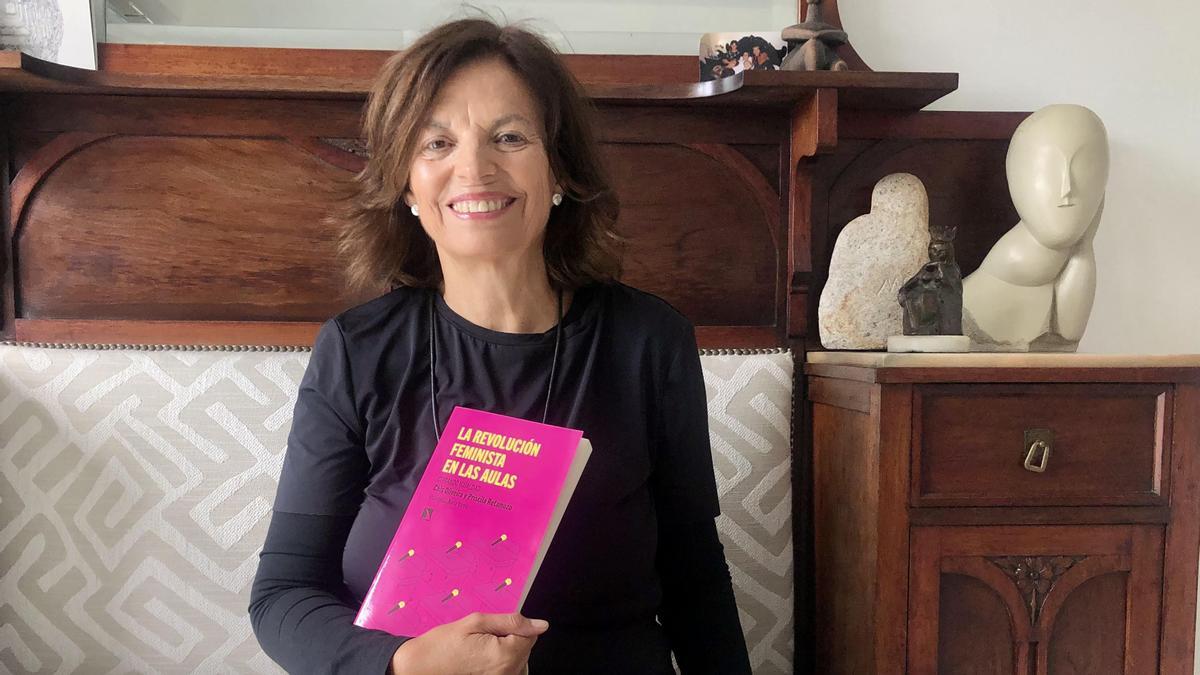 Chis Oliveira, coautora de ’La Revolución feminista en las aulas’