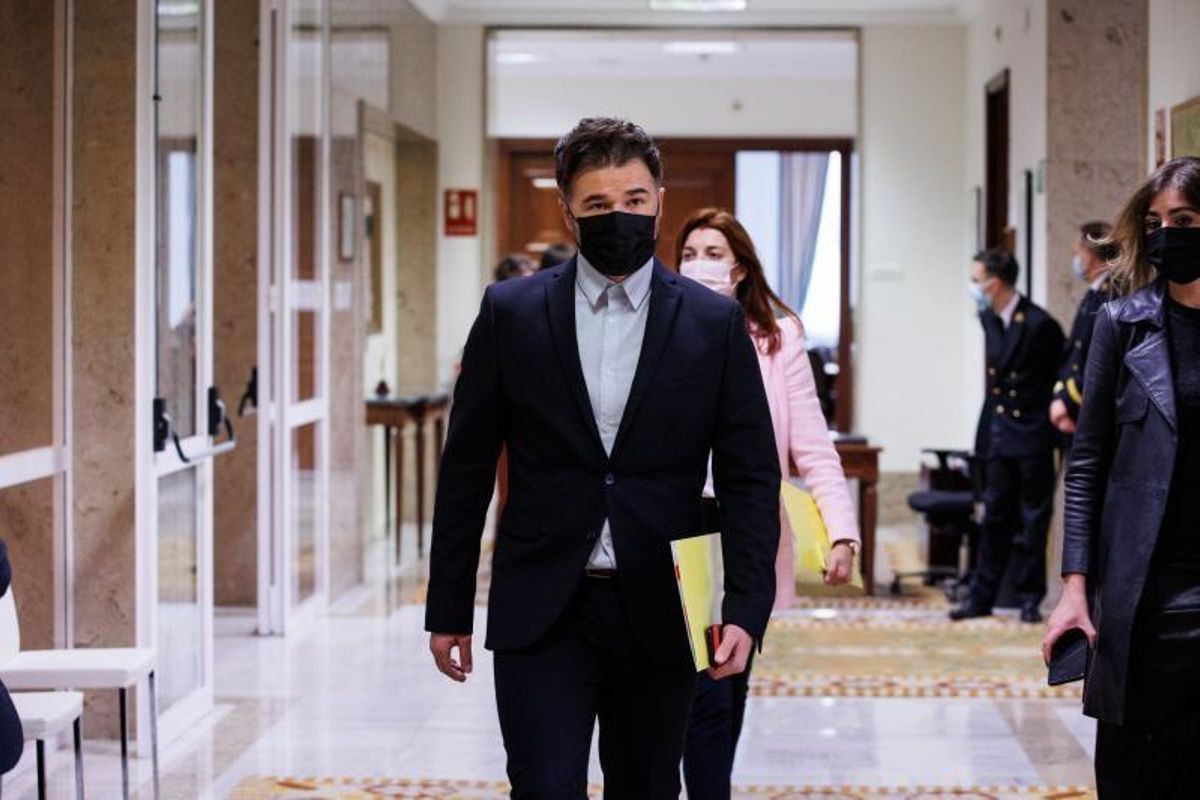 El portavoz de ERC en el Congreso, Gabriel Rufián, se dirige a la reunión de la Junta de Portavoces de este 30 de noviembre de 2021 en la Cámara baja. El portavoz de ERC en el Congreso, Gabriel Rufián, se dirige a la reunión de la Junta de Portavoces de este 30 de noviembre de 2021 en la Cámara baja.