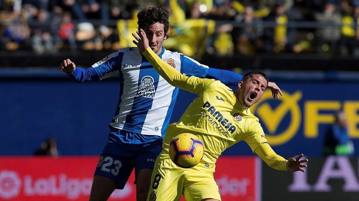 Granero y Fornals pugnan por un balón este domingo en Vila-real. Granero y Fornals pugnan por un balón este domingo en Vila-real.