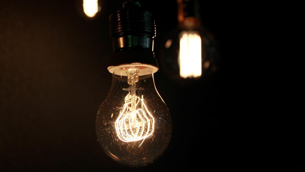 Propostes autonòmiques d’estalvi energètic: menys llums de Nadal i més teletreball