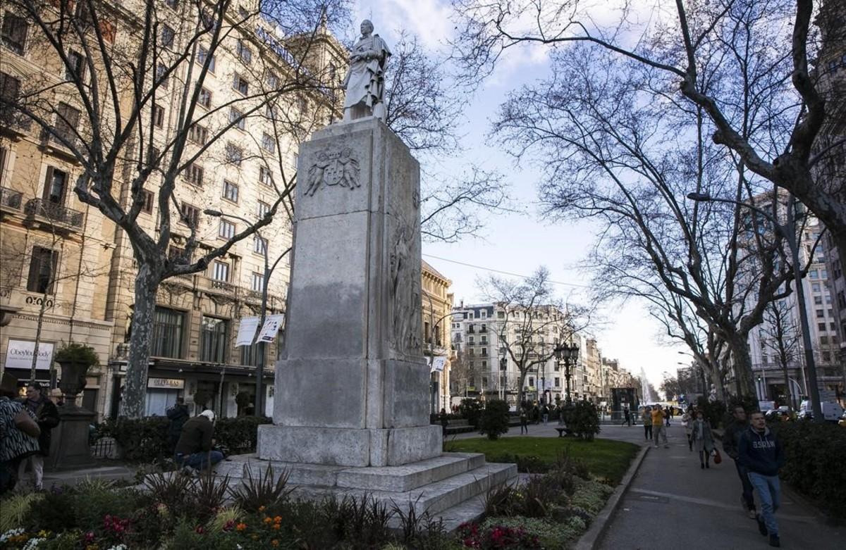 El monumento en honor al empresario Joan Güell, que se encuentra en el cruce de Gran Via con Rambla Catalunya, donde comienza la ruta ’L’Herència de l’Esclavatge a Barcelona’.