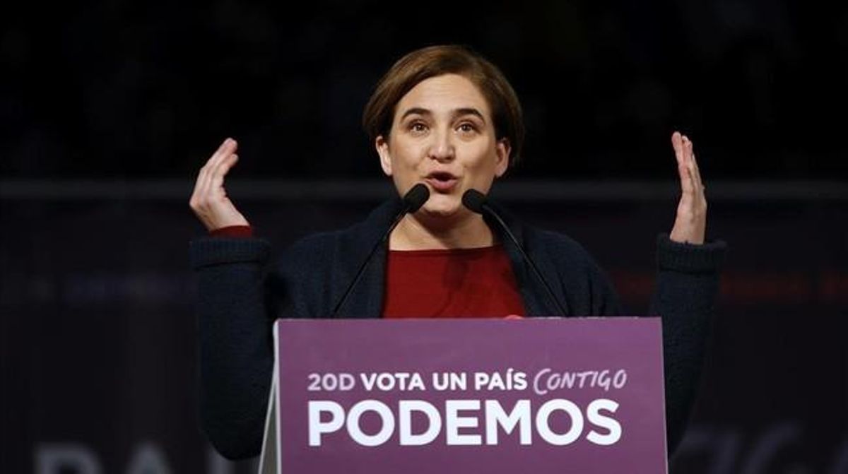 Ada Colau interviene en el mitin de Podemos en la Caja Mágica de Madrid. Ada Colau interviene en el mitin de Podemos en la Caja Mágica de Madrid.
