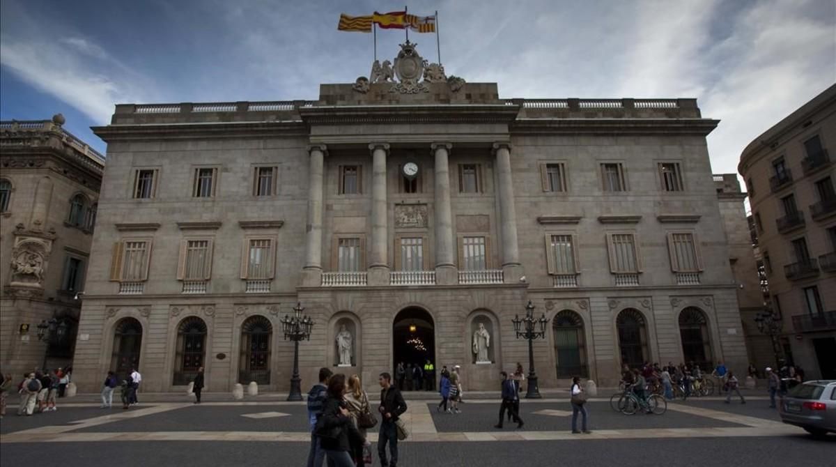 Fachada del Ayuntamiento de Barcelona. Fachada del Ayuntamiento de Barcelona.