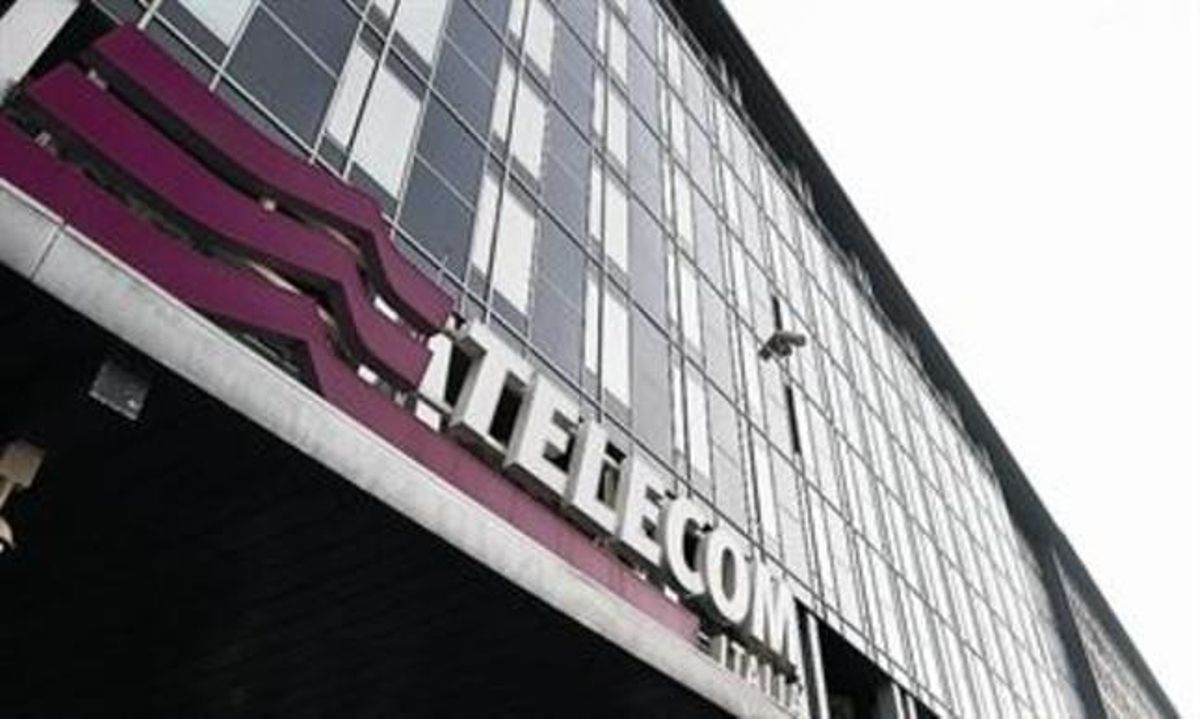 Fachada de la sede central de Telecom Italia, en Milan. Fachada de la sede central de Telecom Italia, en Milan.