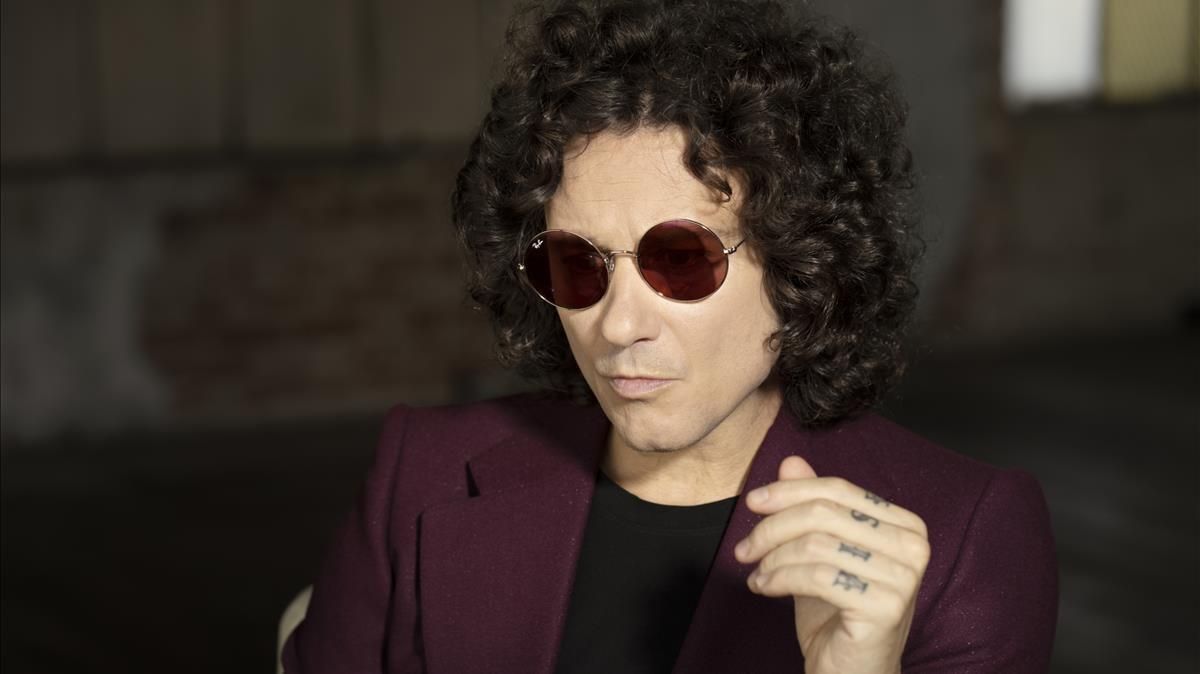 Enrique Bunbury, líder de Héroes del Silencio. Enrique Bunbury, líder de Héroes del Silencio.
