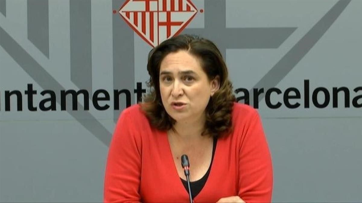 La alcaldesa de Barcelona, Ada Colau, en una rueda de prensa, el pasado 28 de abril. La alcaldesa de Barcelona, Ada Colau, en una rueda de prensa, el pasado 28 de abril.