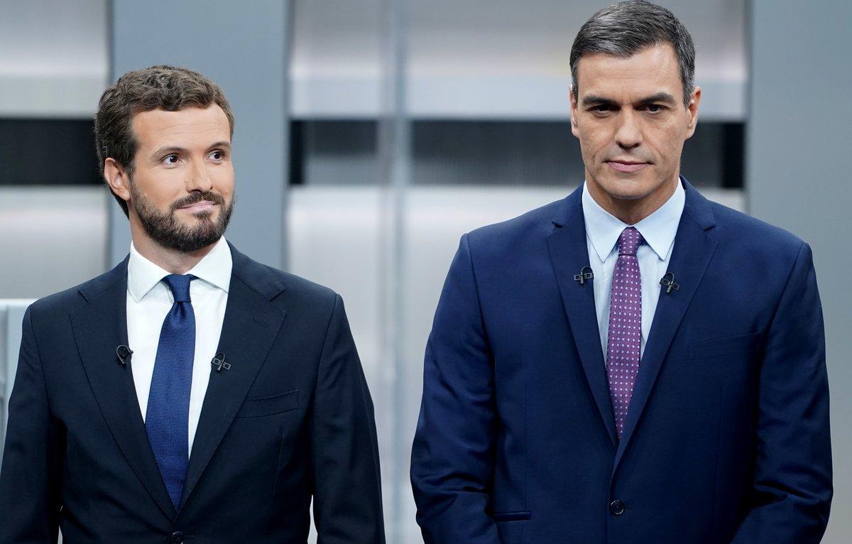 Pablo Casado y Pedro Sánchez, en el debate electoral, el pasado 4 de noviembre. 