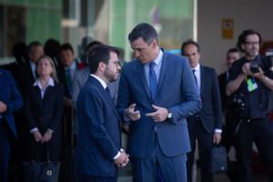 Pere Aragonès y Pedro Sánchez conversan en las jornadas del Cercle d’Economia, en Barcelona