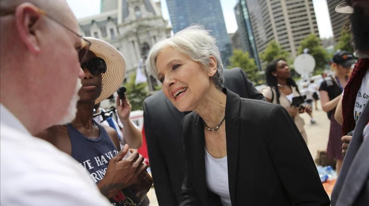 La candidata verde Jill Stein habla con sus simpatizantes. La candidata verde Jill Stein habla con sus simpatizantes.