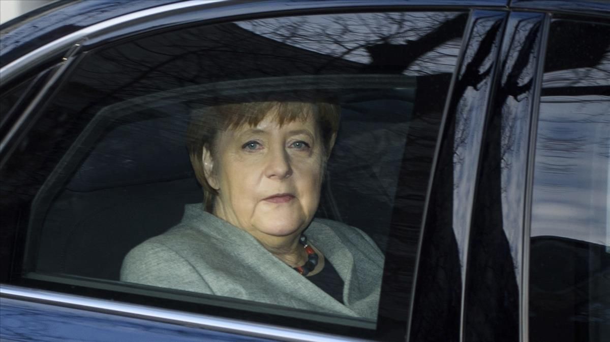 Angela Merkel, a su llegada a la sede del SPD para las negociaciones. Angela Merkel, a su llegada a la sede del SPD para las negociaciones.