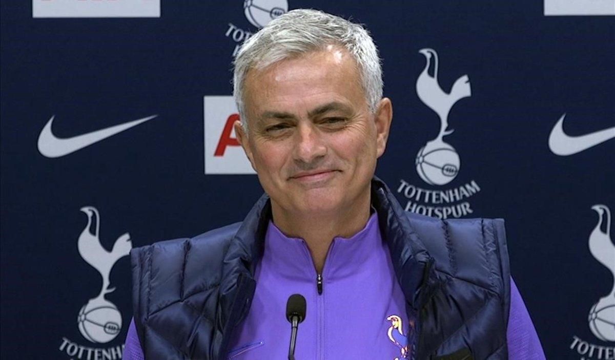 José Mourinho, en su primera comparecencia como nuevo entrenador del Tottenham Hotspur, el pasado martes. José Mourinho, en su primera comparecencia como nuevo entrenador del Tottenham Hotspur, el pasado martes.