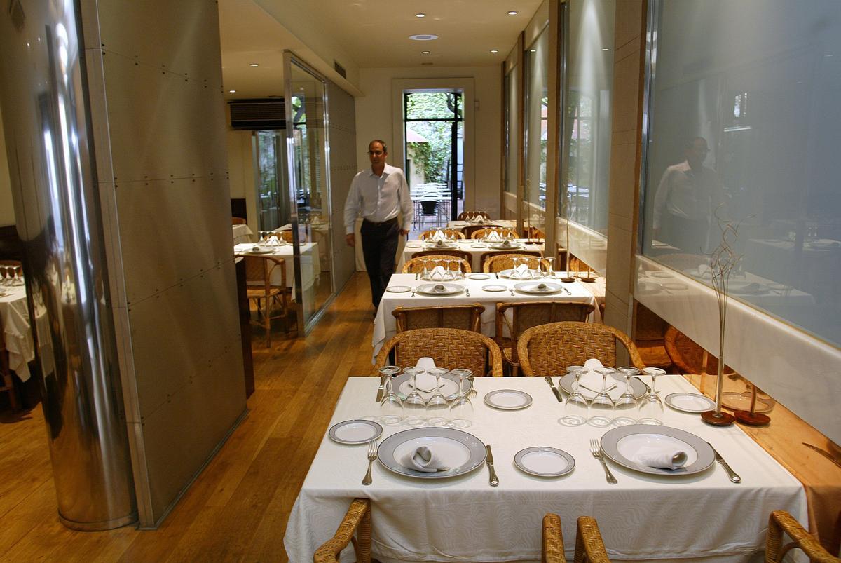 Mesas del restaurante Vivanda, en una calle Major de Sarrià, en una imagen de archivo