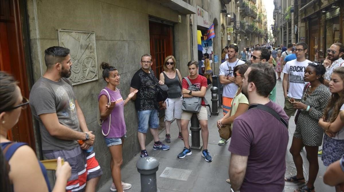 Un momento del Tour Alternativo de Free Walking Tours por el Raval.