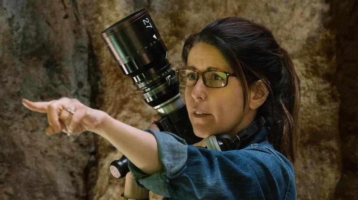 La directora Patty Jenkins, en el ’set’ de rodaje de ’Wonder Woman’. La directora Patty Jenkins, en el ’set’ de rodaje de ’Wonder Woman’.