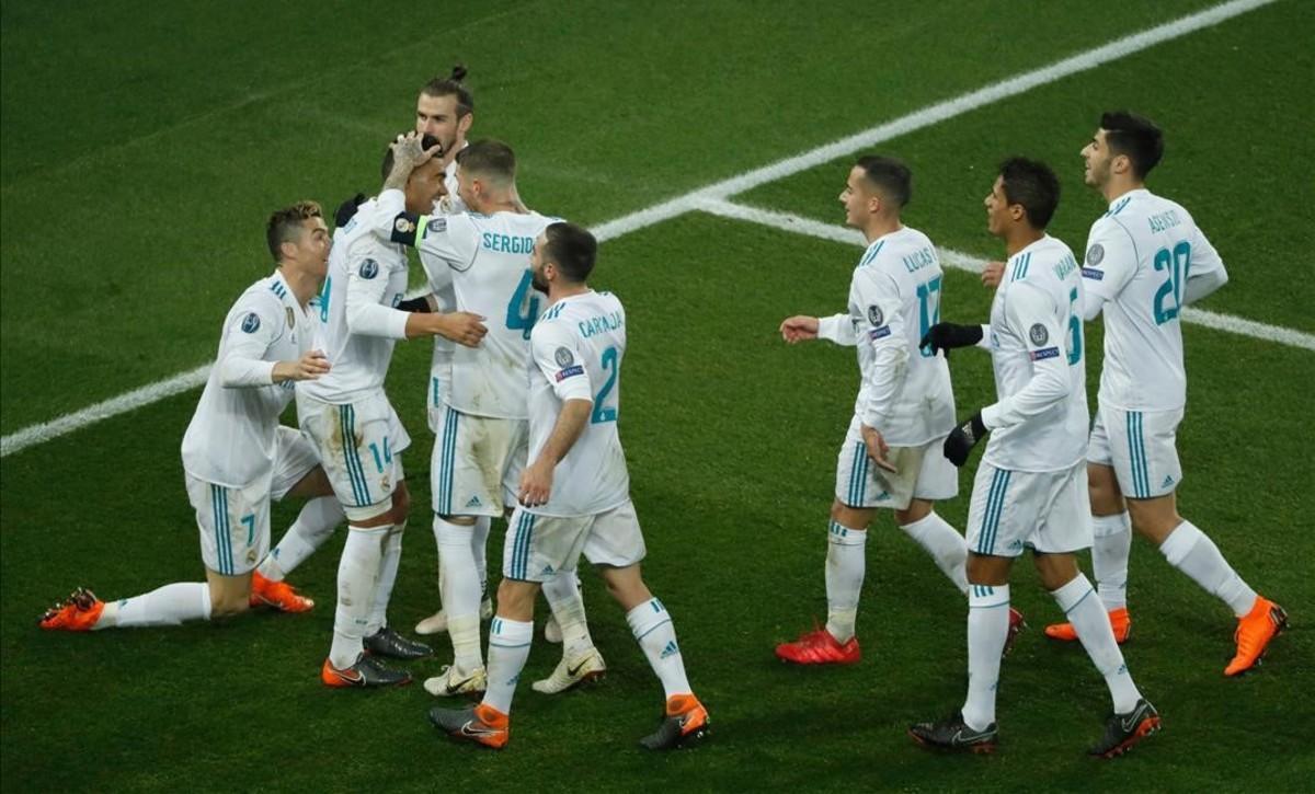 El Madrid en bloque celebra el segundo gol, obra de Casemiro.