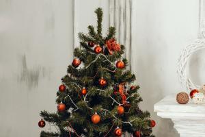 Cinco árboles para decorar tu hogar esta Navidad (y que seguro se agotarán)
