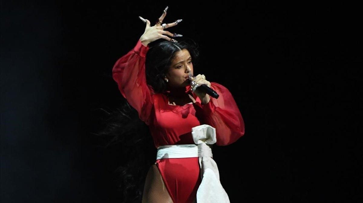 Rosalía, durante su actuación en la gala de los Grammy Latinos, en Las Vegas. Rosalía, durante su actuación en la gala de los Grammy Latinos, en Las Vegas.