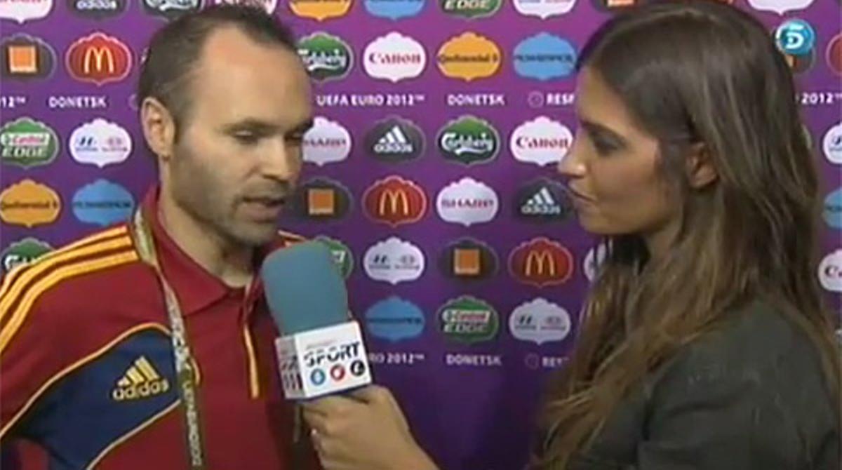 Iniesta lanzó y anotó el segundo penalti.