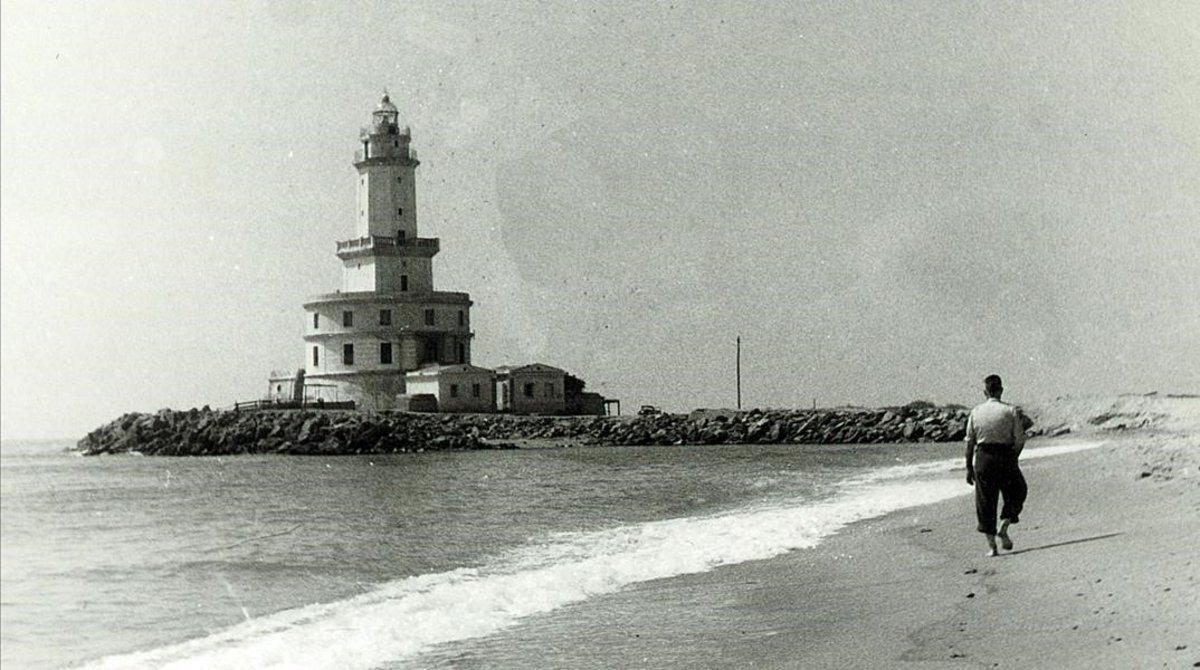 Foto histórica del Faro del Llobregat en los años 50